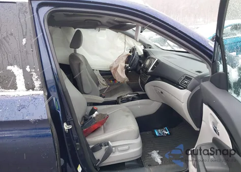 2016 Honda Pilot Touring z USA, uszkodzony, nr VIN 5FNYF6H94GB065534